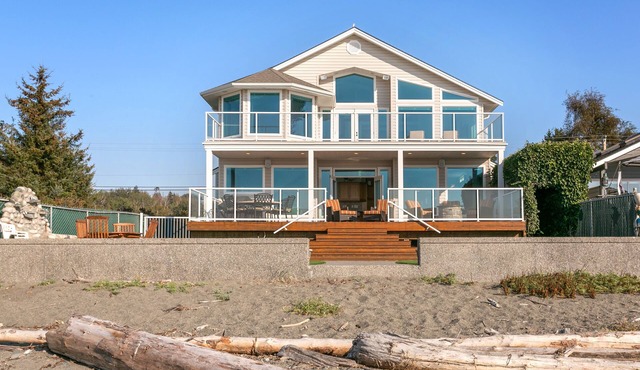 Oceanfront Home with Amazing Views, and Easy Beach Access