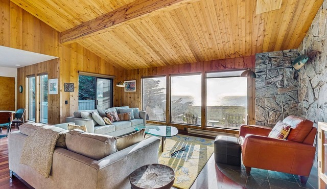 Oceanfront Home with Hot Tub, Deck, Shared Pool Access, & WiFi - Dogs OK