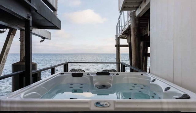 Oceanfront Home with Hot Tub and Rooftop Terrace