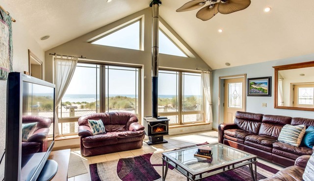 Oceanfront Home with Sandy Beach Right Out Your Door! Dog Friendly!
