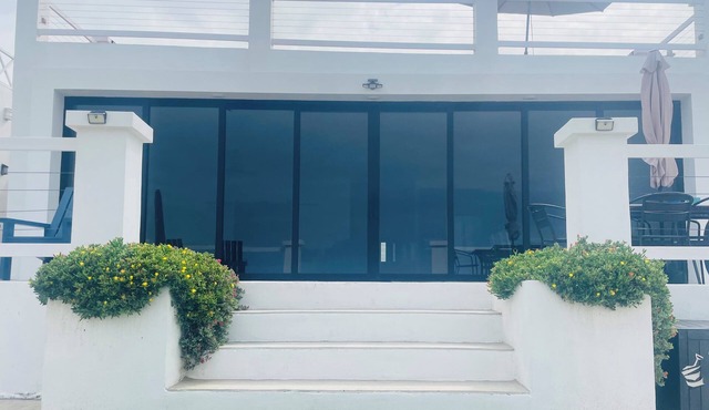 Oceanfront home with spectacular views!