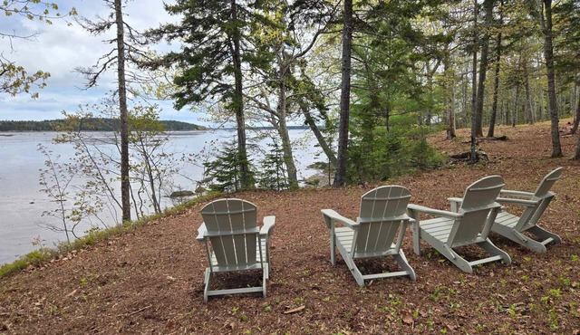 Oceanfront home with spectacular views, 15 min from Acadia at Schoodic Point!