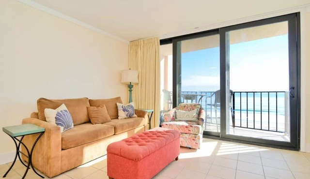 Oceanfront in Heart of N Myrtle Beach with Pool