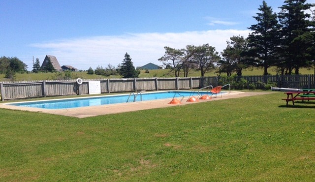 Oceanfront Jewel Getaway! PEI oceanfront cottage just minutes from Cavendish.