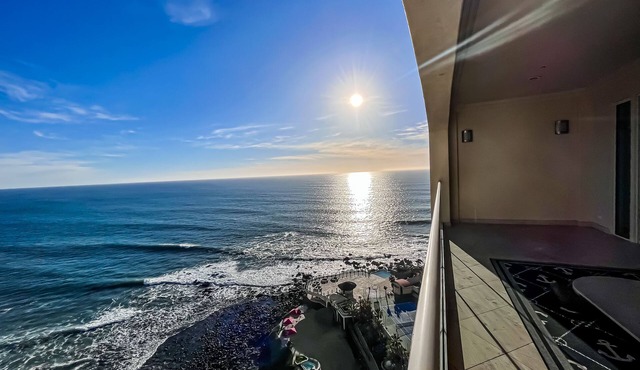 Oceanfront-LasOlasCondo-Pools&Jacuzzi-Rosarito