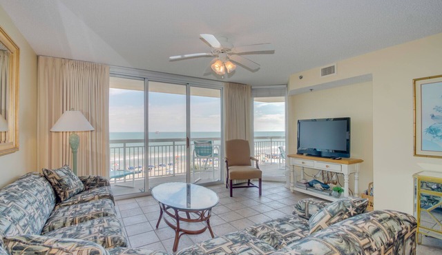 Oceanfront luxury condo and great amenities + Free Attraction Tickets!