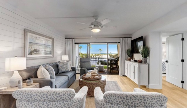 Oceanfront Luxury Retreat/Newly Remodeled/Steps to Sand & Surf