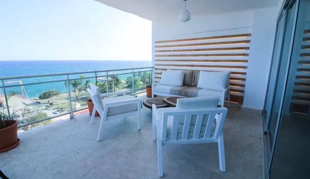 Oceanfront Luxury Apartment