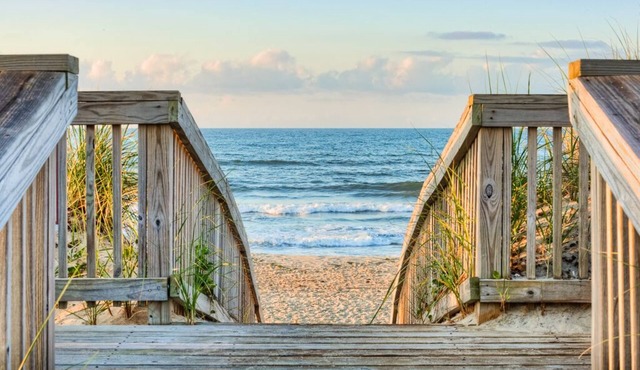 Oceanfront Margaritaville Cabana - perfect for 2