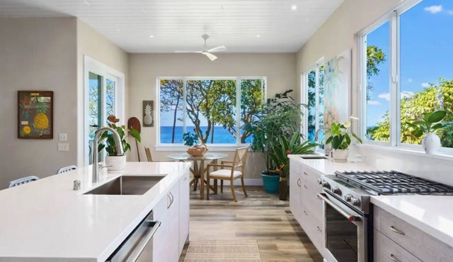 Oceanfront New House on Kealakekua Bay