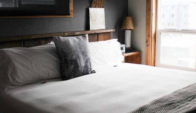 Oceanfront Oasis: Long Beach Retreat Near Discovery Trail! Pets Allowed, Pool.