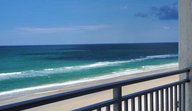 🏖️👣OCEANFRONT PARADISE- 7th Floor balcony views! 🩴👙