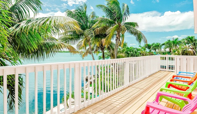 Oceanfront Paradise! (15 minutes from Duval)