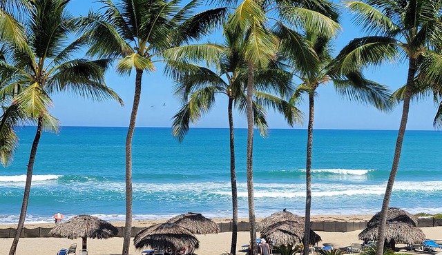Oceanfront Penthouse Condo on the Beach