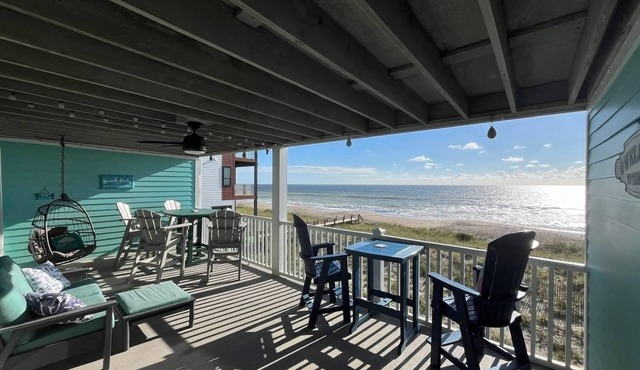 Oceanfront&Pool,Huge Shaded Deck 9+family seating&swing,linens,beachchairs, toys