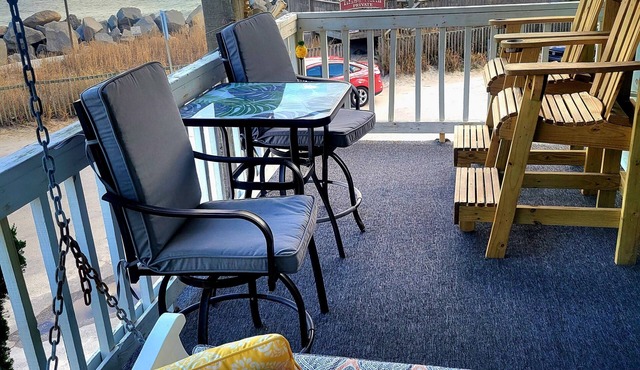 Oceanfront+Pool, Pet-friendly, 1st Floor, Next to Tiki Bar and restaurant.