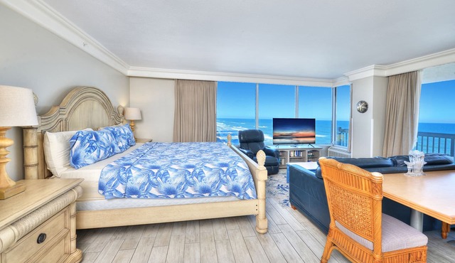 Oceanfront Private Balcony - Panoramic View