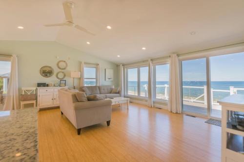 Oceanfront Property with AC in Scorton Shores