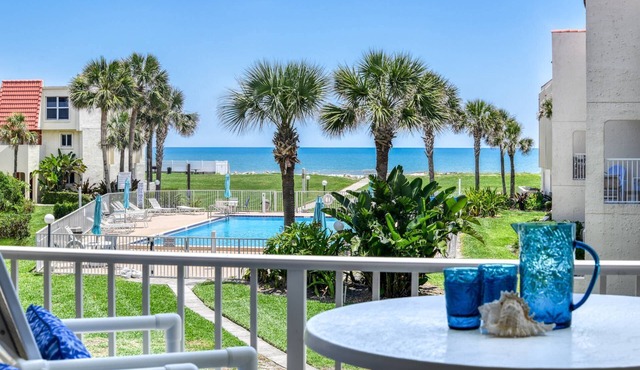 Oceanfront! Renovated! Pool & Ocean Views! Steps to Beach, Shops, Restaurants! $300 in Free Tickets!