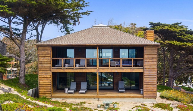 Oceanfront Retreat at Pajaro Dunes. Beach Access, Hot Tub, BBQ, Pool Table.