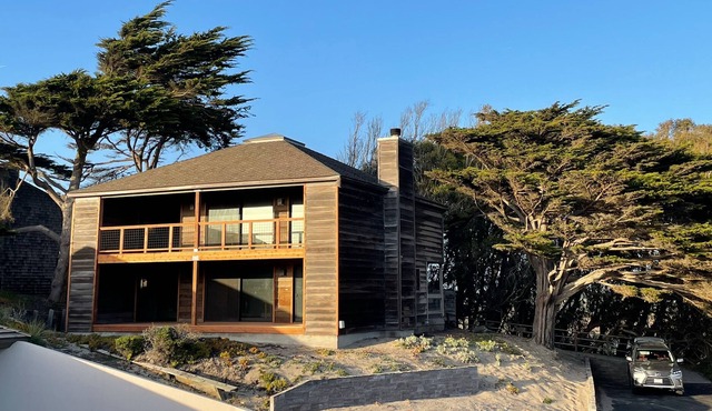 Oceanfront Retreats at Pajaro Dunes is a renovated, fully equipped Property