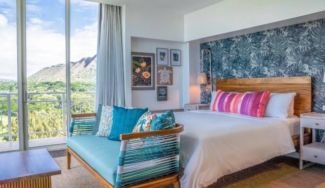 Oceanfront Room w/Private Lanai | Steps to the Beach & Close to Diamond Head