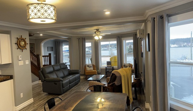 Oceanfront Saltbox With Hot Tub in the Heart of Bay Roberts