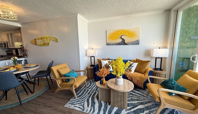 Oceanfront Sanctuary 1 BR w/Direct Beach Access + Parking