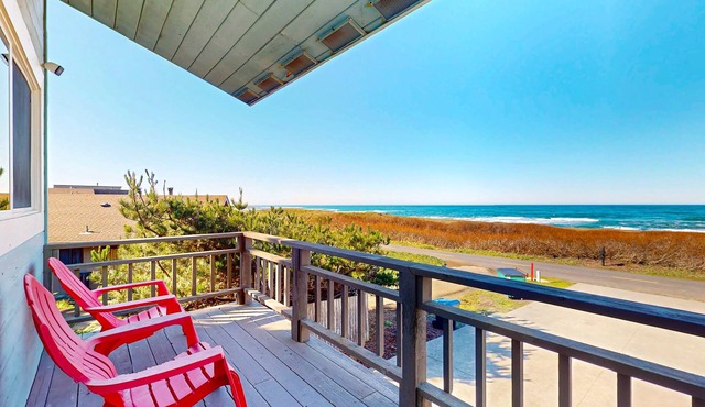 Oceanfront Studio-Beachfront Bliss & Pet-Friendly