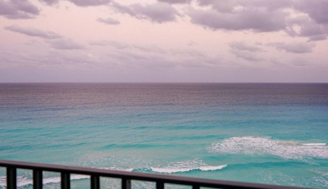 Oceanfront Stylish-Striking -Just Remodeled-Family building with a Pool & Tennis