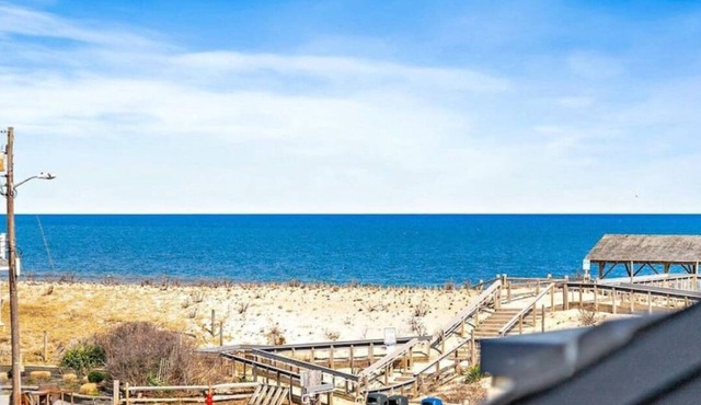 Oceanfront townhouse with ocean views and pool!