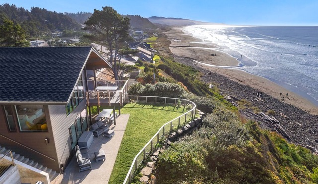 OCEANFRONT - Unobstructed views of the Pacific Ocean and NEAH-KAH-NIE Mountain
