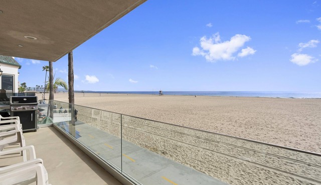 Oceanfront Upper Level Retreat in the Coveted Pier to Pier Location