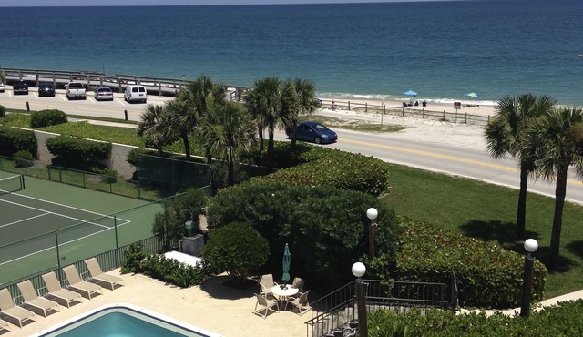 Oceanfront upscale condo, Vero Beach, Florida, 2 bedrooms
