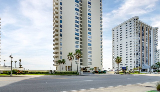 Oceanfront Paradise - Daytona Beach