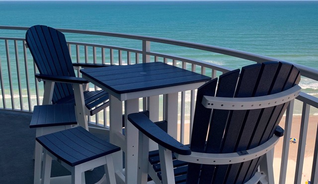 Oceanfront 3-bedroom condo – 17SE - Beach Access, Pool & Hot tub! Owner Managed