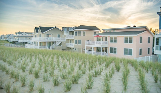Oceanfront Oasis: Affordable Family-Friendly Duplex Apartment