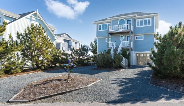 Oceanfront home w/Backyard Beach Access!