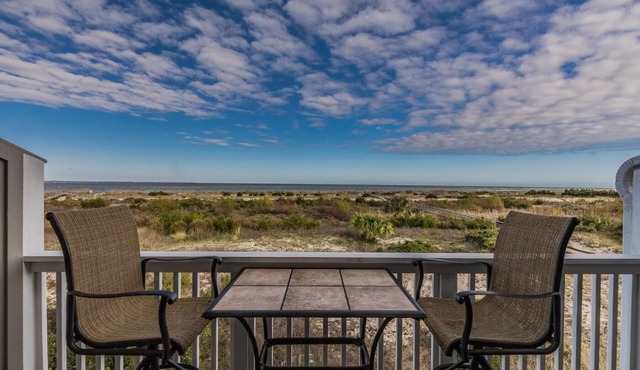 OCEANFRONT DECK! Villa with Awesome Views! Book Now!
