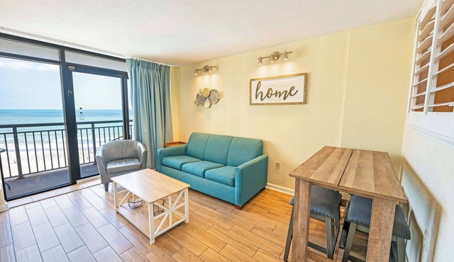 Oceanfront Views, Recently Renovated Kitchen,Pools