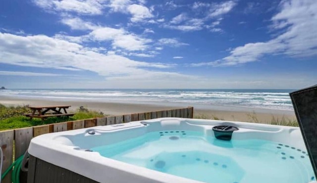 Oceanfront Vacation House - Pet Friendly