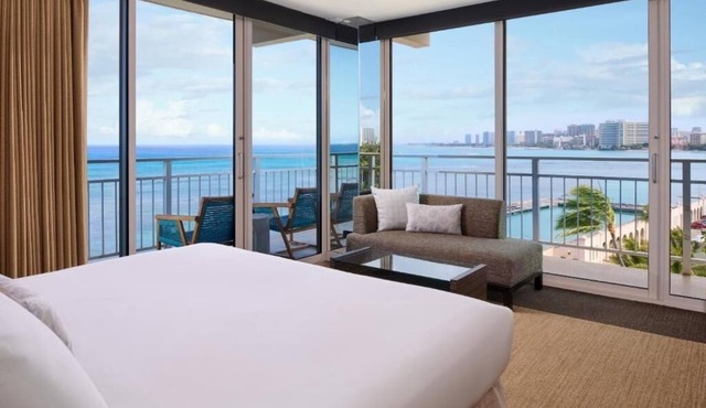 Oceanfront View King | Kaimana Beach Hotel | Beachfront Getaway