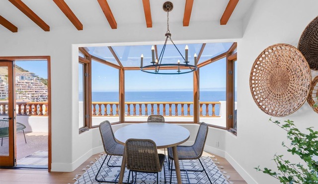 Oceanfront Villa in Catalina’s Hamilton Cove, Golf Cart + Stunning Views