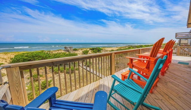 Oceanfront w/Hot Tub, Game Room, Tiki Bar, Community Pool and Tennis/Pickleball