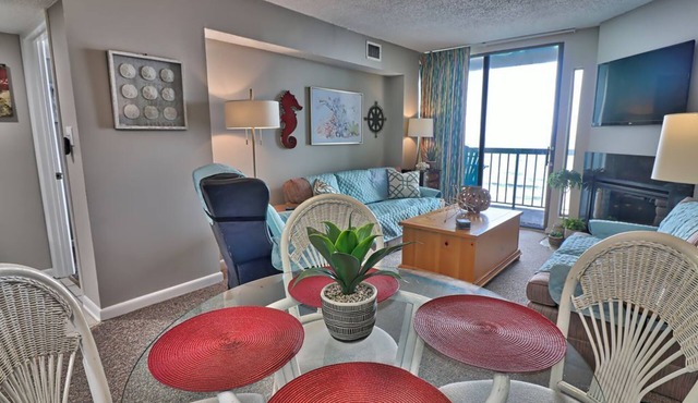 Oceanfront Waterpointe1 804-3b/2b-Sleeps 6-Balcony-WIFI-TV-Pool-Family Friendly