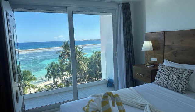 Oceanfront with amazing view at the beach