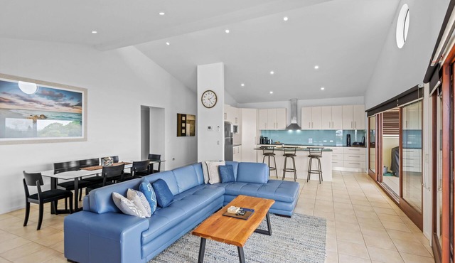 Oceanic 3 - Luxury Apartment with Stunning Ocean Views & Wifi