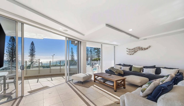 Oceans Apt 203- 5-Star Luxury Beachfront Escape