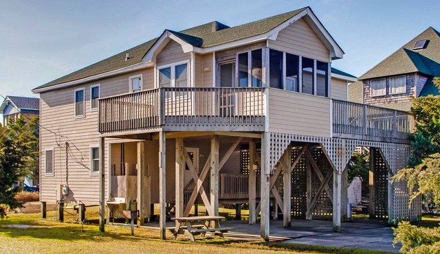 Oceanside Beach House w/Hot Tub, Game Room, Outdoor Games, Close to the Beach!