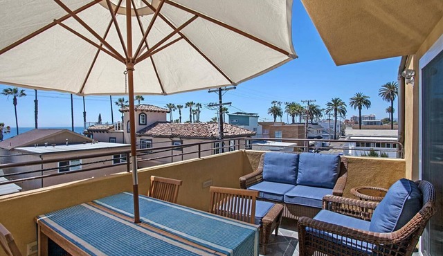 OCEANSIDE BEACH located by pier and marina! Ocean Views! Walk to Village!